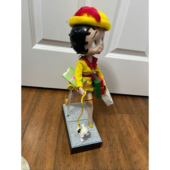 Danbury Mint Betty Boop Porcelain Collector 16" Doll "Shopping Spree" 1996 - Picture 3 of 16